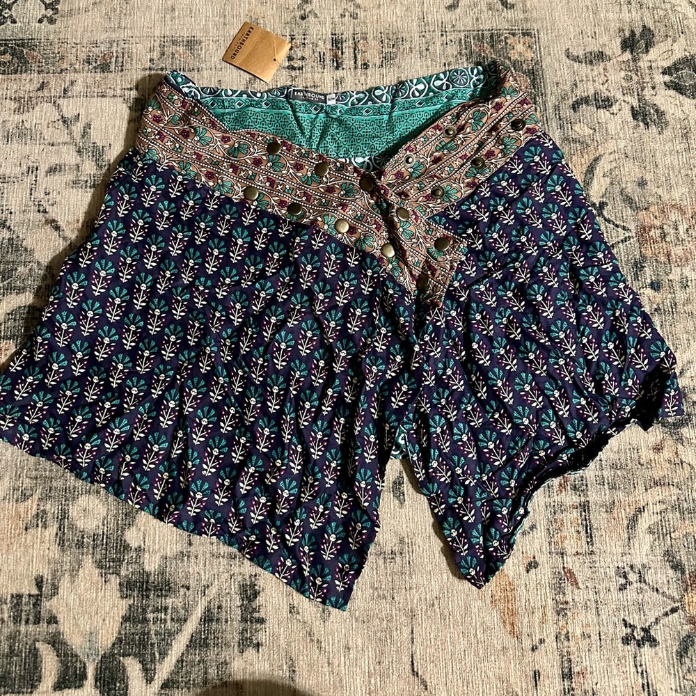 Earthbound skirt size Small / medium